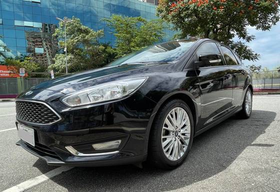 FORD FOCUS 2.0 SE FASTBACK 16V FLEX 4P POWERSHIFT